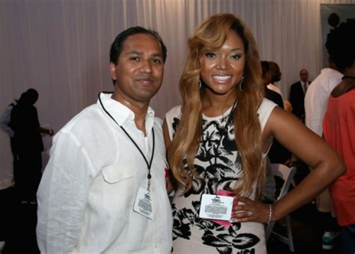 MARIAH HUQ AND HUSBAND EXPECTING TWINS