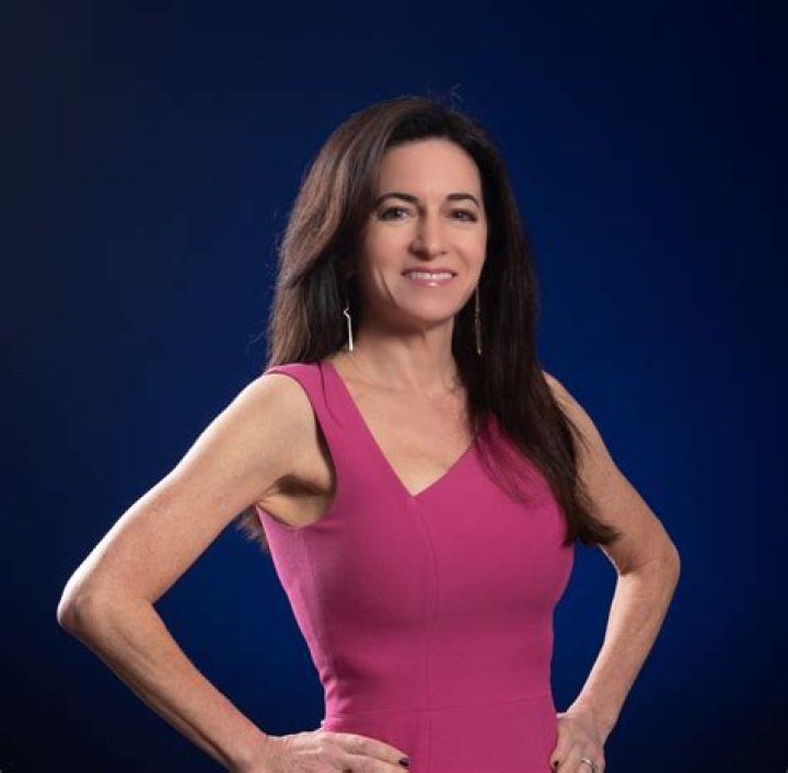 Mayi De La Vega Net Worth | Bio, Family, Address, Career