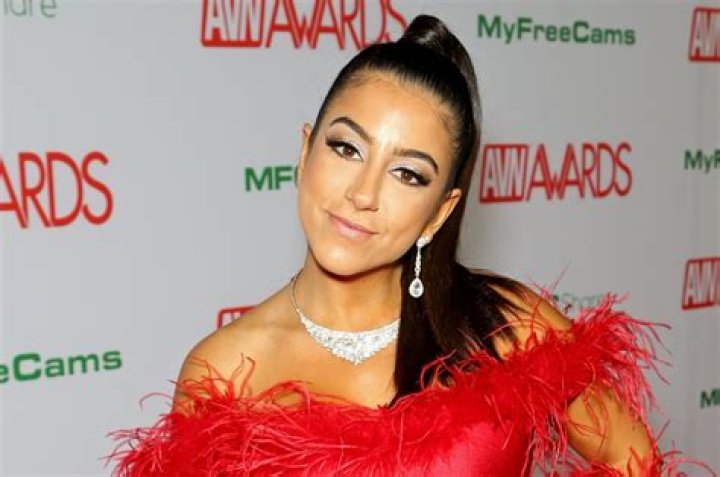 Meet Lena the Plug: The Porn Star Who Became Famous