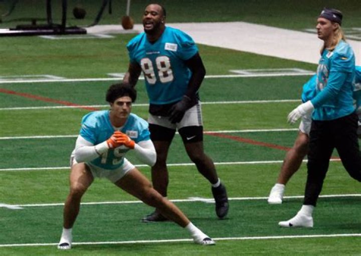 
Miami Dolphins |	Dolphins’ Jaelan Phillips progressing steadily from torn Achilles three months ago	