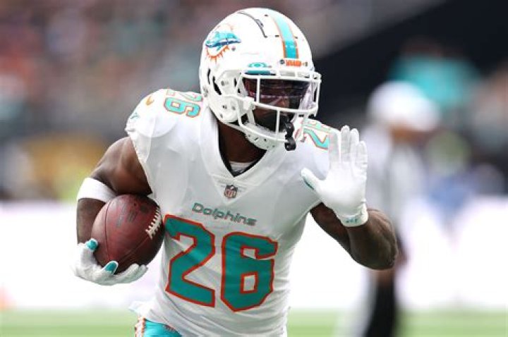 	Miami Dolphins tender two exclusive rights free agents	