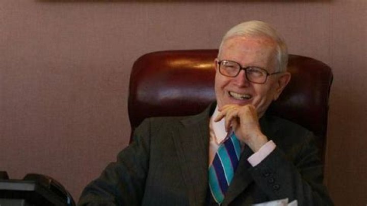 	Miami federal Judge William Hoeveler dies at 95	
