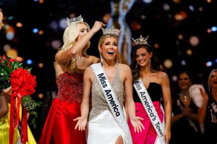	MISS AMERICA CLAMS UP	
