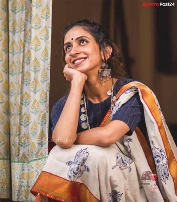 Mrinmayee Godbole Wiki, Hot, Age, Biography