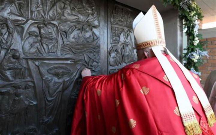 	MUSEUM OPENS DOOR TO PRISON LIFE	