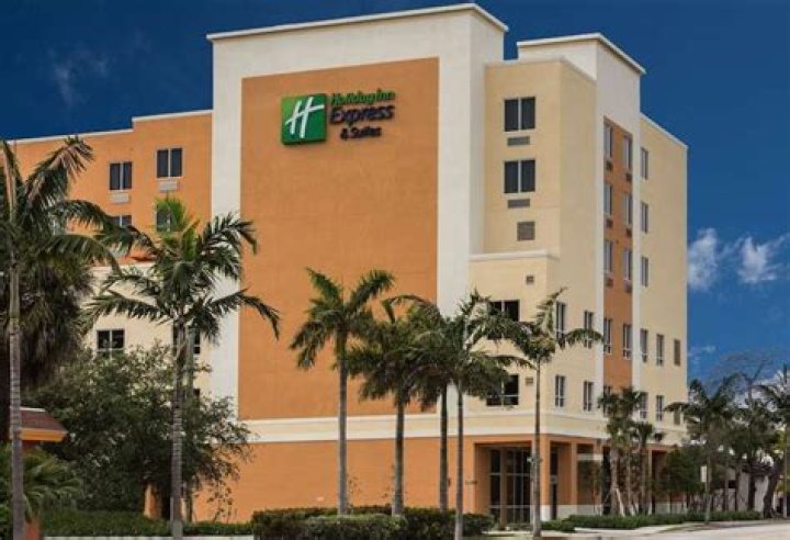 	New Dania Beach Holiday Inn Express set to open	
