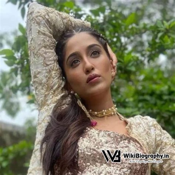 Nimrit Kaur Ahluwalia Wiki, Bio, Age, Height, Bigg Boss, Husband