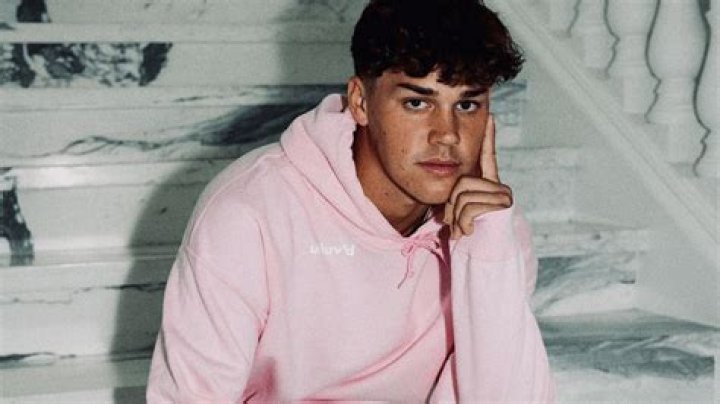 Noah Beck hits out at Instagram for taking down his racy photoshoot