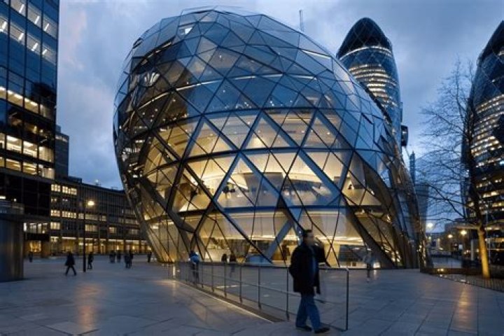 Norman Foster Vermögen
