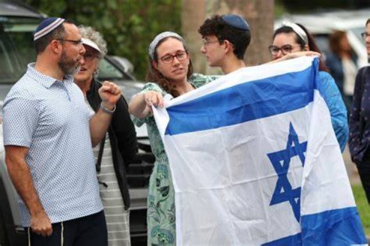 	Our community stands with Israel	