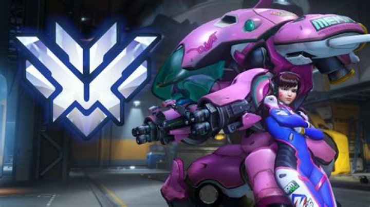 Overwatch streamer loses it after discovering how easy top 500 is on console