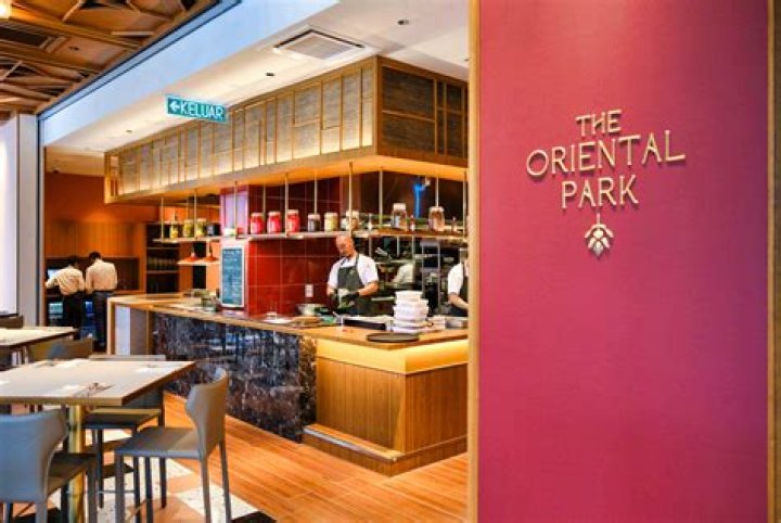	Park Place plaza opens with restaurateur’s new deli	