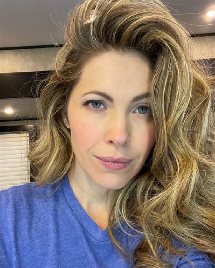 Pascale Hutton - Bio, Age, Net Worth, Height, Married, Nationality, Body Measurement, Career