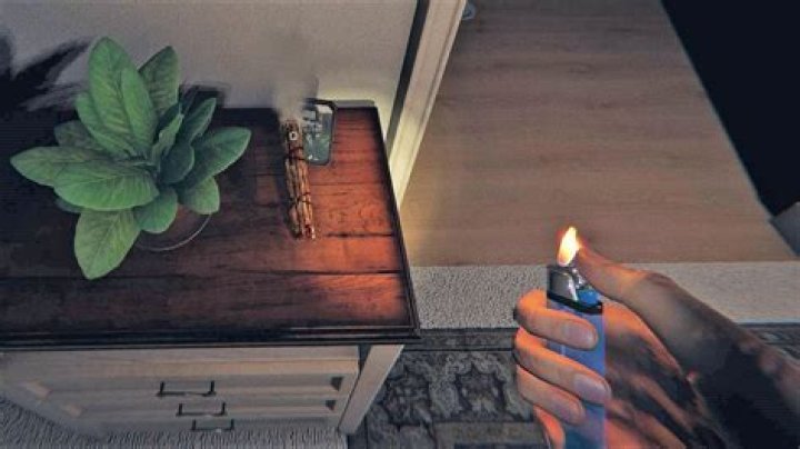 Phasmophobia: How to Light Smudge Sticks