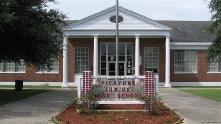 Picayune Junior High School - Picayune