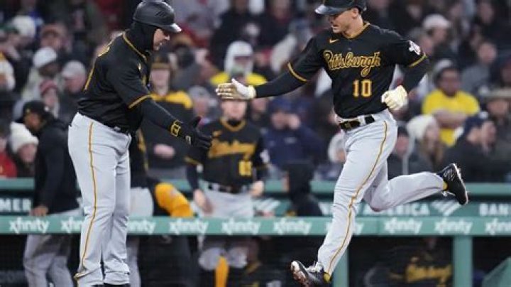 Pirates, OF Bryan Reynolds agree to 8-year contract extension