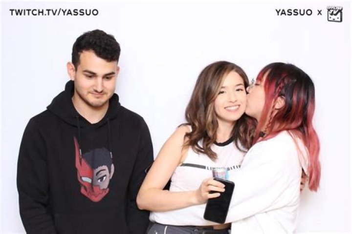 Pokimane explains why she keeps her relationship status under wraps