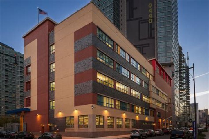 PS/IS 78Q Robert F Wagner - Long Island City