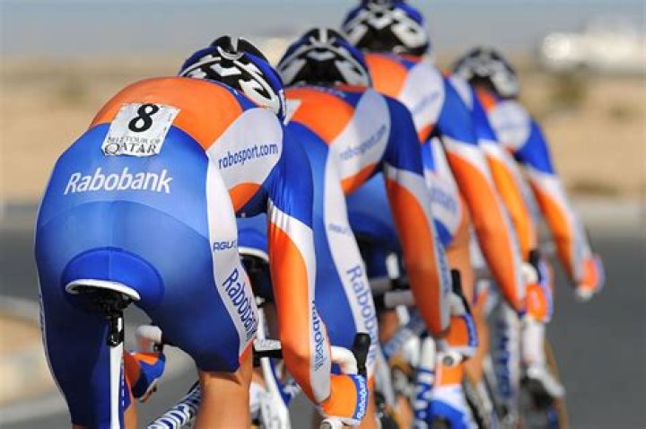 Rabobank withdraws cycling team sponsorship after Armstrong scandal