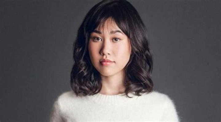 Ramona Young - Bio, Age, Net Worth, Height, Single, Nationality, Body Measurement, Career