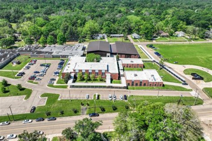 Raymond Elementary School - Raymond