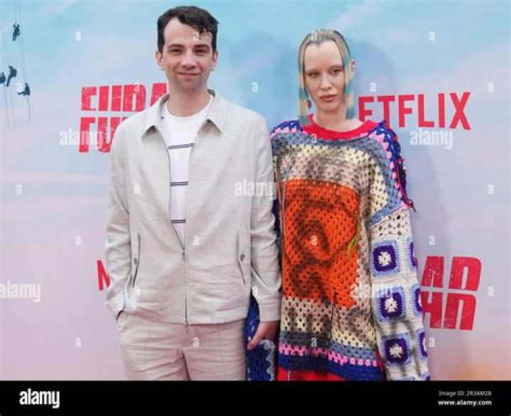 Rebecca Jo Dunham - Bio, Age, Net Worth, Single, Nationality, Height