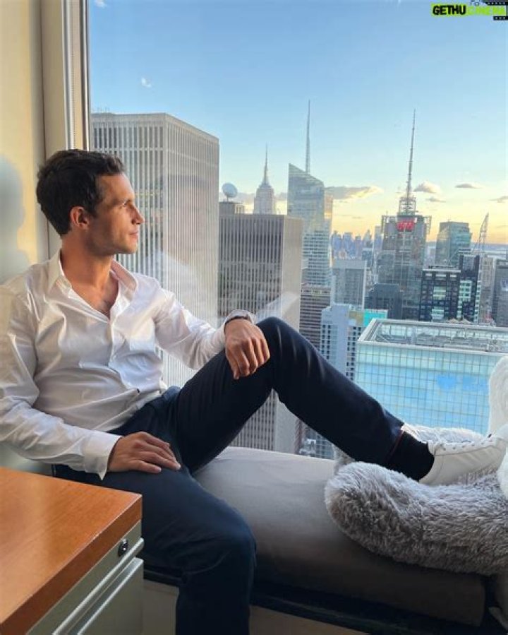Rob Heaps - Bio, Age, Net Worth, Height, Single, Nationality, Instagram