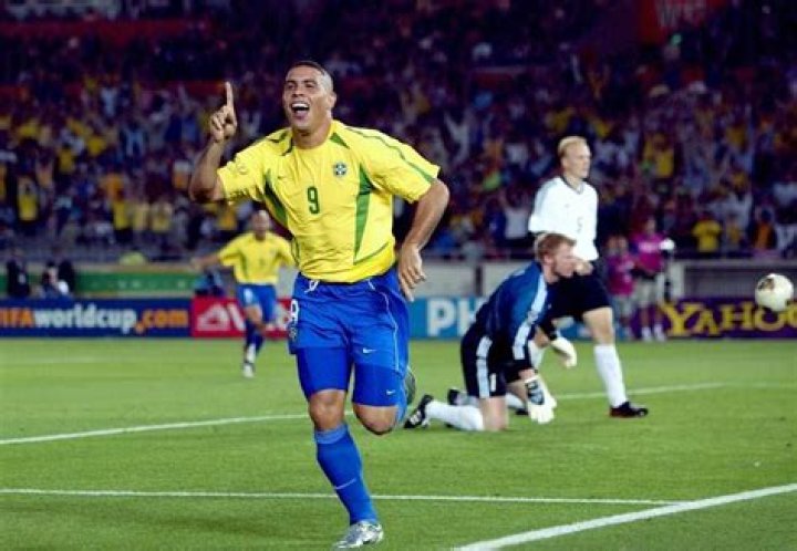 Ronaldo Nazario Net worth, Salary & Endorsements 2021