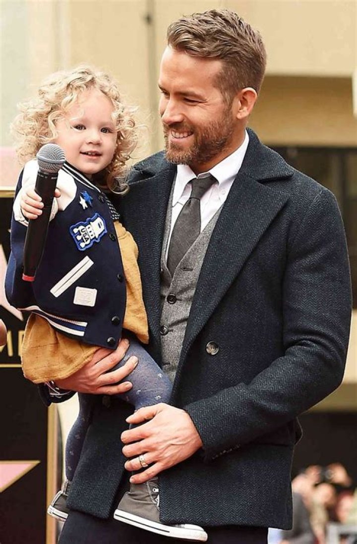 Ryan Reynolds Family: A Deep Dive Into His Life And Loved Ones
