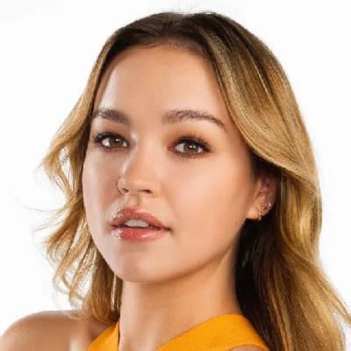 Sadie Stanley - Bio, Age, Height, Net Worth, Facts, Nationality