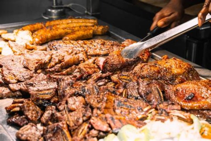 	Santo’s buffet now in Boca	