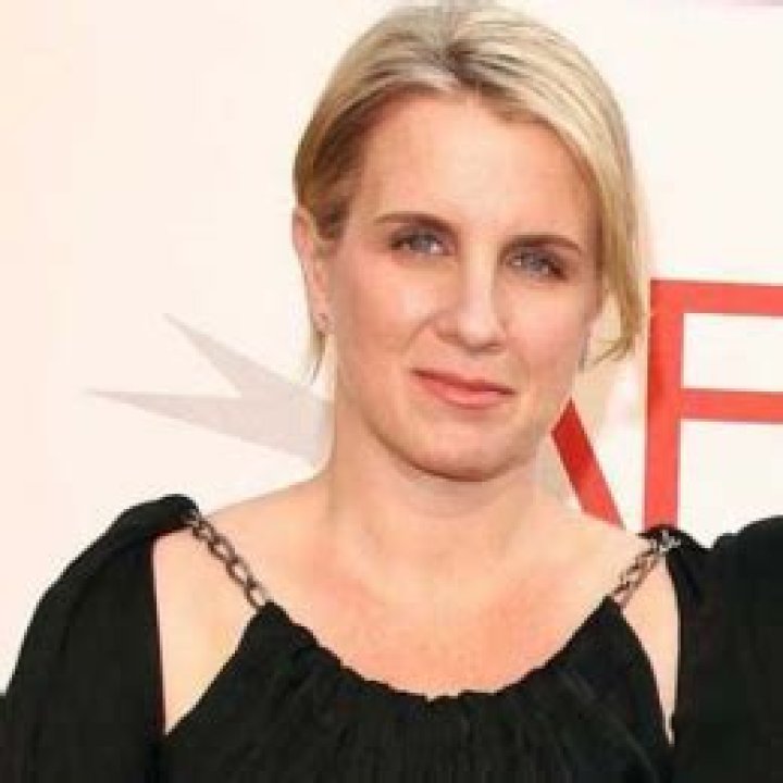 Sara Kapfer Biography