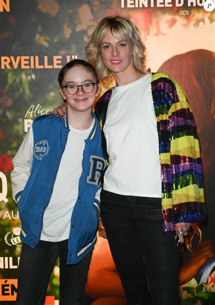 Sara Mortensen Et Son Fils