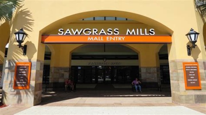 	Sawgrass Mills opening early on Thanksgiving for Black Friday shopping	