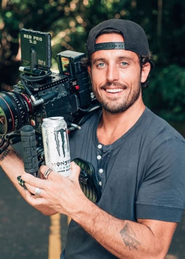 Sawyer Hartman - Bio, Age, Net Worth, Height, In Relation, Nationality