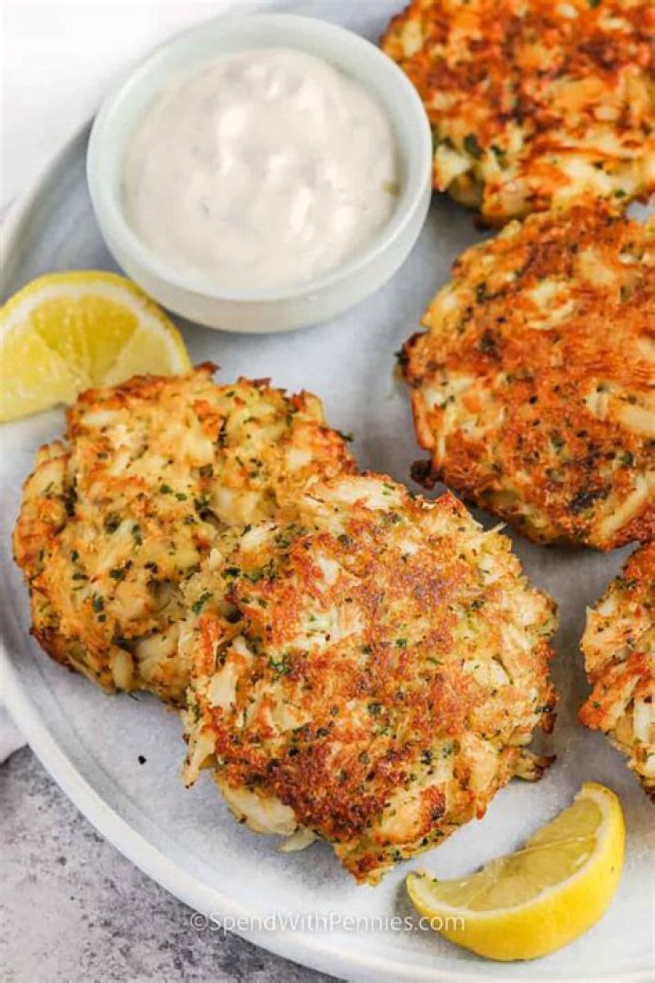	Sea Watch’s crab cakes are light on fillers, big on taste	