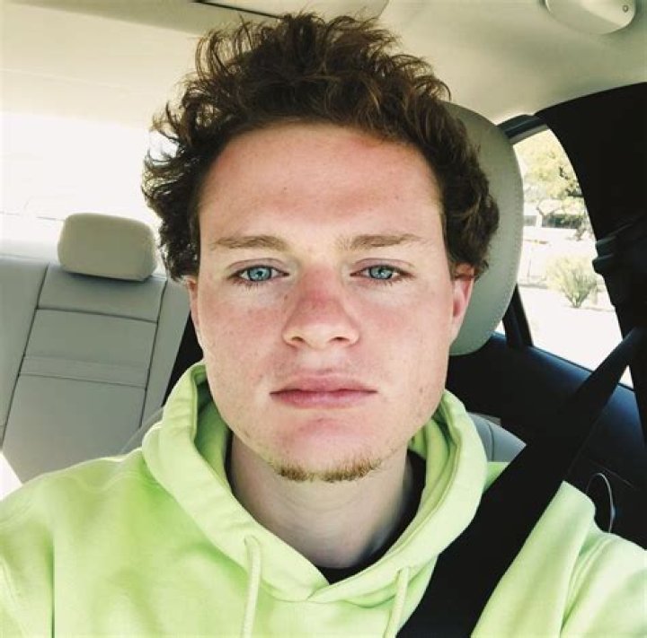 Sean Berdy Biography
