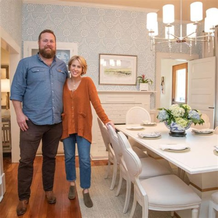 Setting a Simple, Beautiful Table
– Laurel Mercantile
