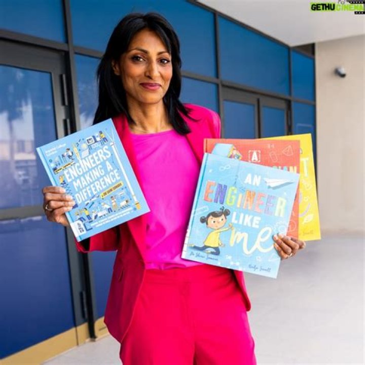 Shini Somara Bio, Age, Height, Parents, Partner, Kids, Net Worth, BBC, Books
