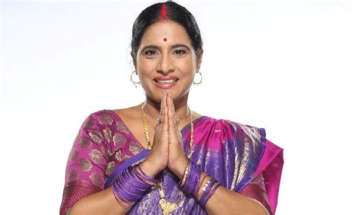 Shubhangi Gokhale Biography, Husband, Daughter, Age