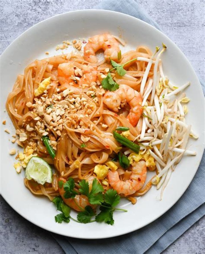 	SMALL BITES: Learn how to make pizza & pasta, sushi & pad Thai	