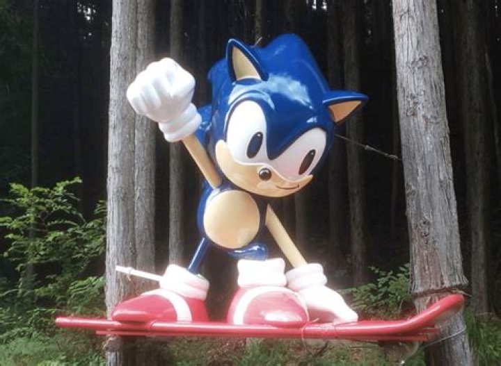 Sonic the Hedgehog Statue in Japan Mysteriously Restored