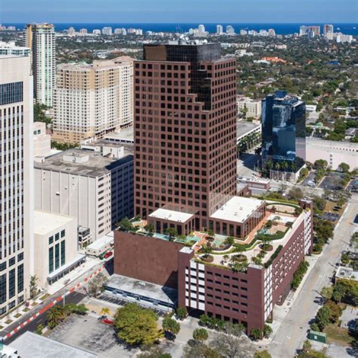 	STANDING TALL NEW 110 TOWER EXPECTED TO HELP RESHAPE DOWNTOWN LAUDERDALE.	