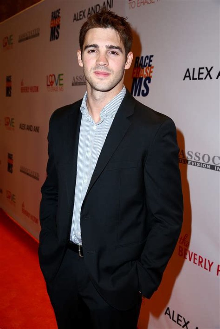  Steven R McQueen - Bio, Age, Net Worth, Height, Single, Nationality, Wiki
