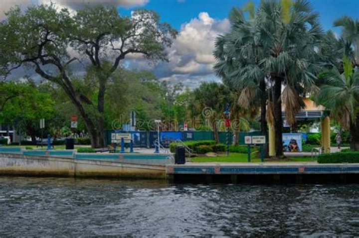 	Stranahan Park: The casual weekend look	