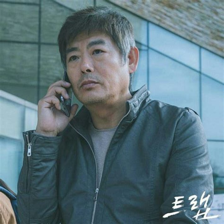 Sung Dong-il - Bio, Age, Net Worth, Height, In Relation, Nationality, Career
