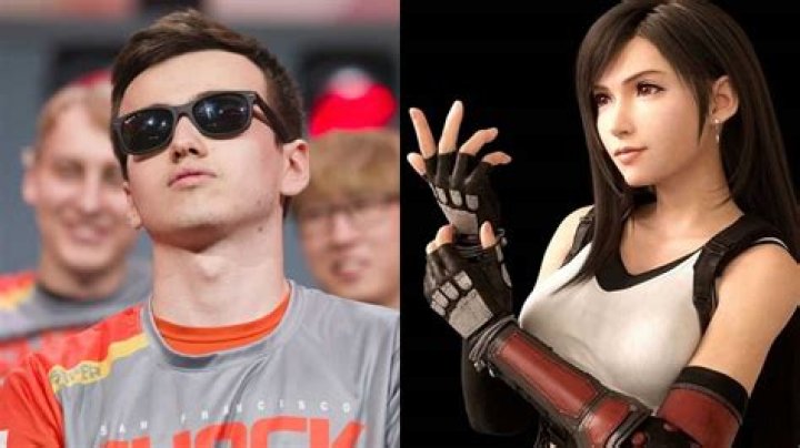 Super becomes Tifa Lockhart with epic Final Fantasy 7 cosplay