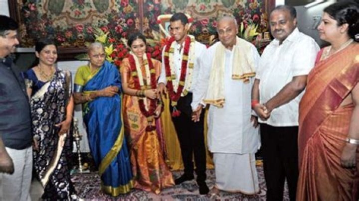 Swathi Gowda Wiki, Husband, Age【 KCN Mohan Daughter 】Family, Bio