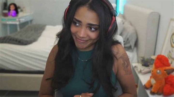 Sydeon breaks down after revealing how much joining OfflineTV means to her