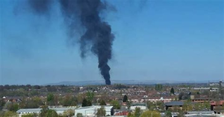 Tempe fire breaks out sending black smoke into air that can be seen for miles